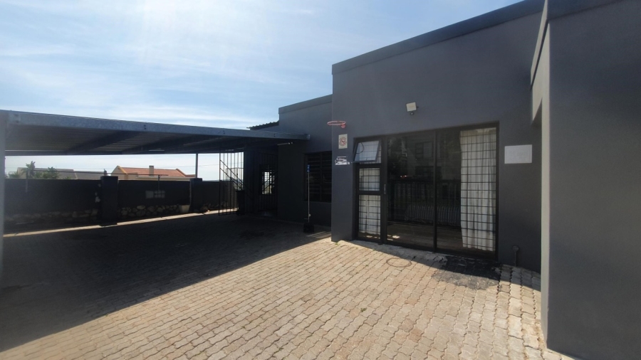 To Let 5 Bedroom Property for Rent in Saldanha Western Cape